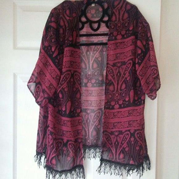 teen bell Tops - Light Sheer Kimono / cover-up black & rose floral